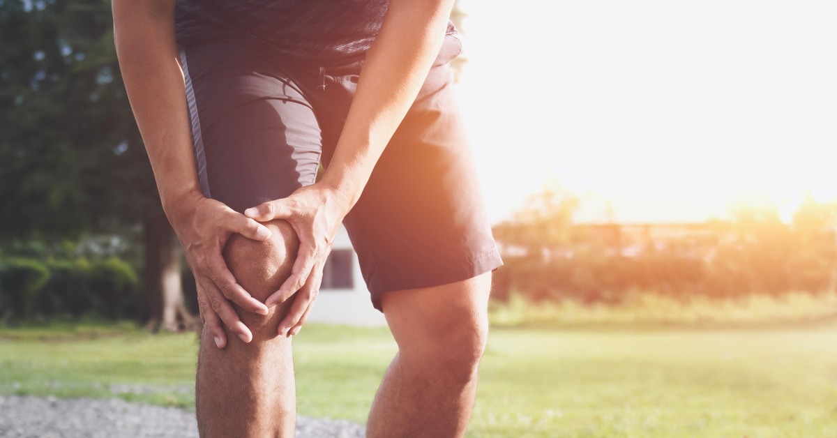Man With Knee Pain | Why you should never ignore pain | REACH Rehab + Chiropractic